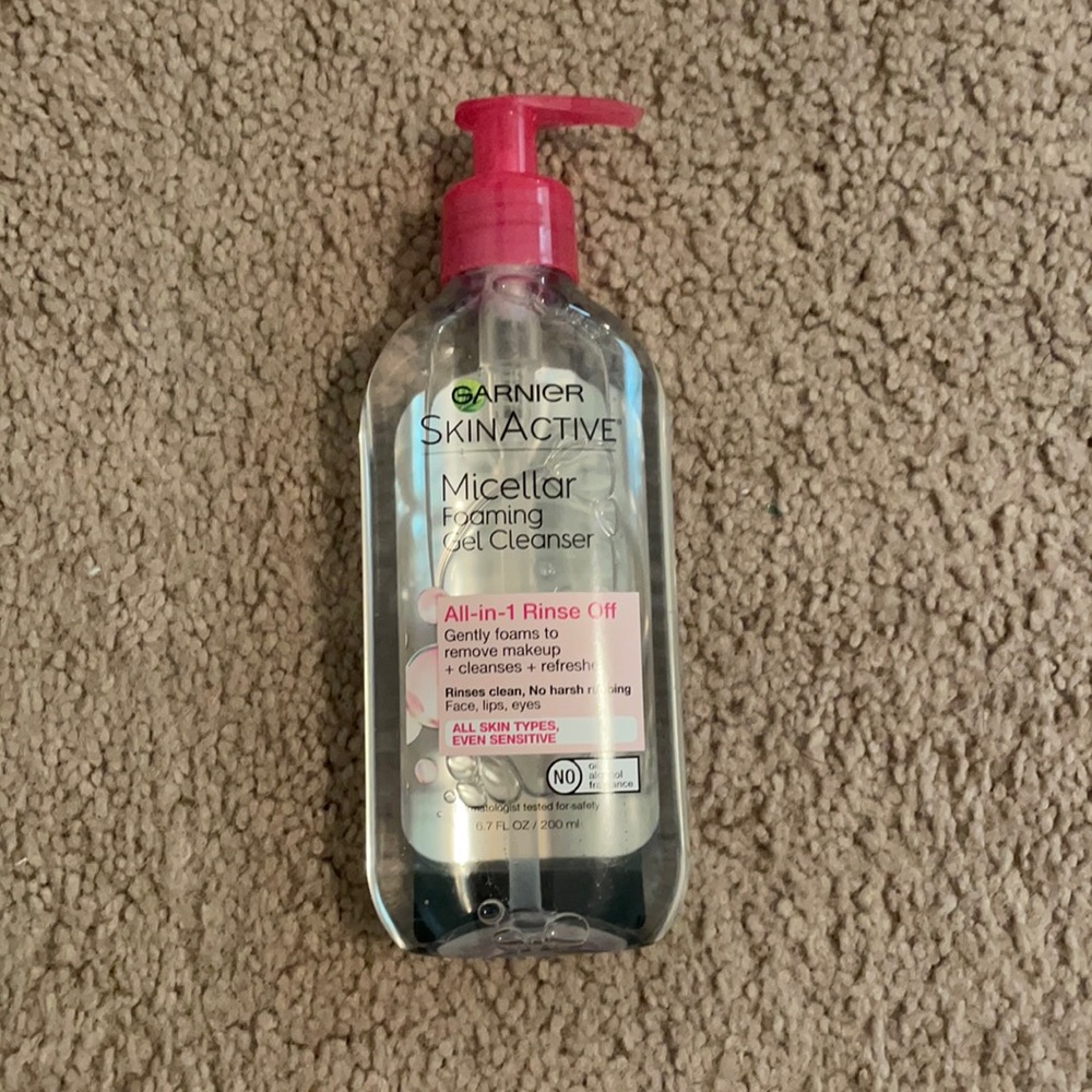 Micellar Foaming Gel Cleanser